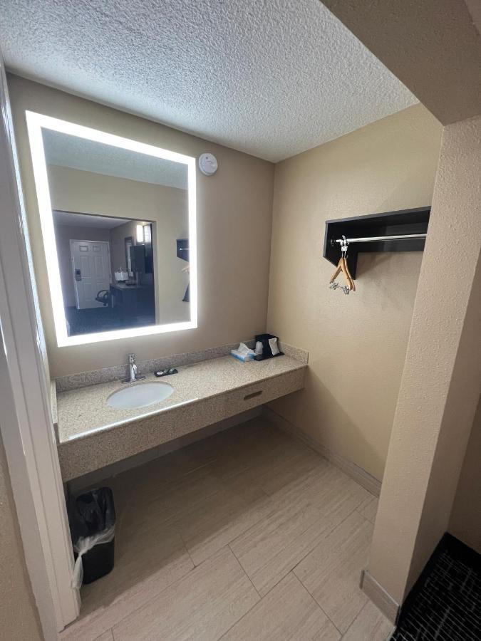 Super 8 By Wyndham Paducah I-24 Exit 4 Hotell Eksteriør bilde
